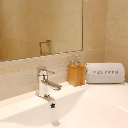Villa Pinhal 213-cleverdetails- Sleeps 8, Quiet Area, Walking Distance *