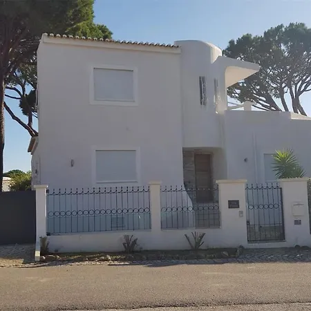 Villa Pinhal 213-cleverdetails- Sleeps 8, Quiet Area, Walking Distance Vilamoura