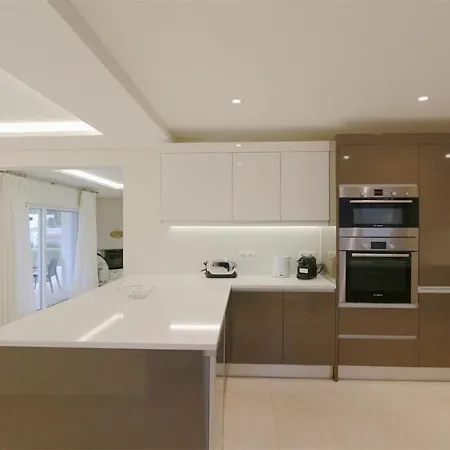 Villa Pinhal 213-cleverdetails- Sleeps 8, Quiet Area, Walking Distance *