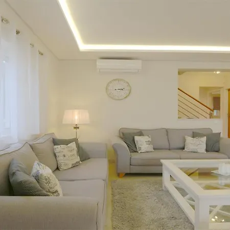 Pinhal 213-cleverdetails- Sleeps 8, Quiet Area, Walking Distance Vilamoura