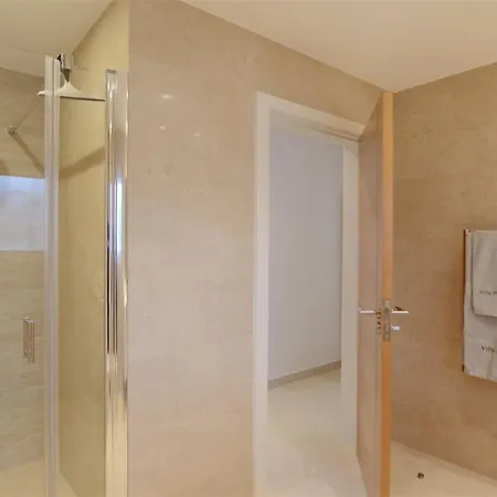 빌라 Pinhal 213-cleverdetails- Sleeps 8, Quiet Area, Walking Distance *