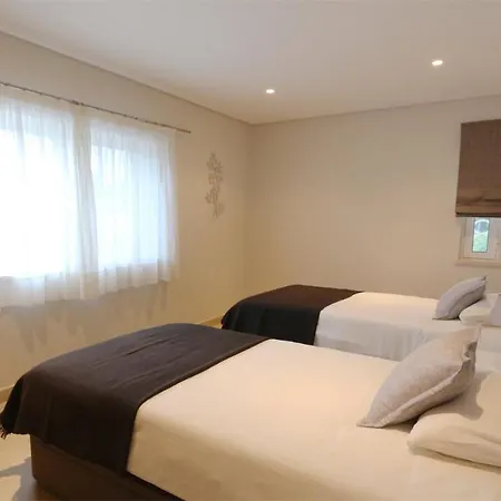 Pinhal 213-cleverdetails- Sleeps 8, Quiet Area, Walking Distance Villa *