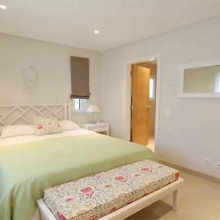 Pinhal 213-cleverdetails- Sleeps 8, Quiet Area, Walking Distance Villa