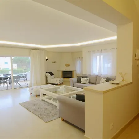 Pinhal 213-cleverdetails- Sleeps 8, Quiet Area, Walking Distance Villa Vilamoura