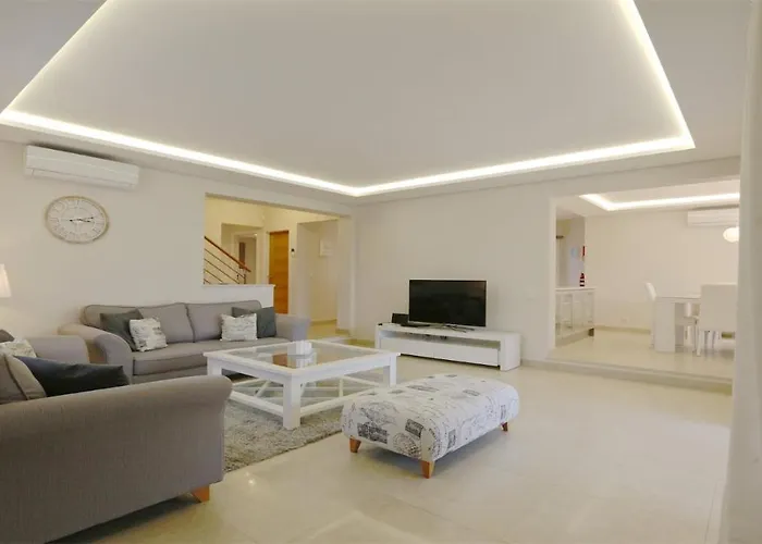 Pinhal 213-cleverdetails- Sleeps 8, Quiet Area, Walking Distance * Vilamoura