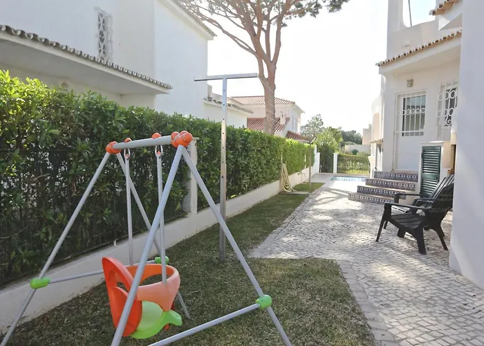 Pinhal 213-cleverdetails- Sleeps 8, Quiet Area, Walking Distance Villa