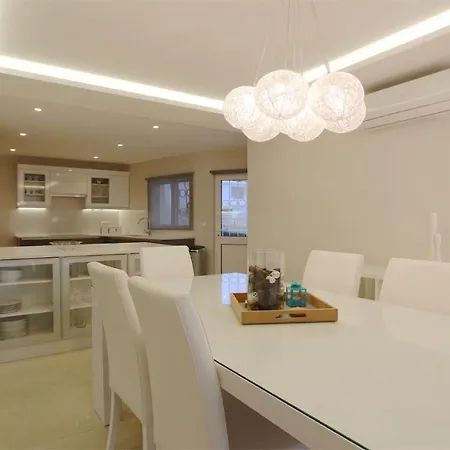 Βίλα Pinhal 213-cleverdetails- Sleeps 8, Quiet Area, Walking Distance Βιλαμούρα